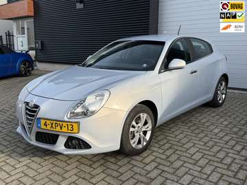 1.4 T Distinctive Lusso | Navi | Clima | Cruise |