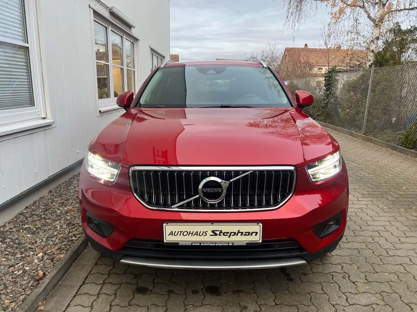 Volvo XC40 Recharge T4 Inscription AHK GARANTIE Rot - 2