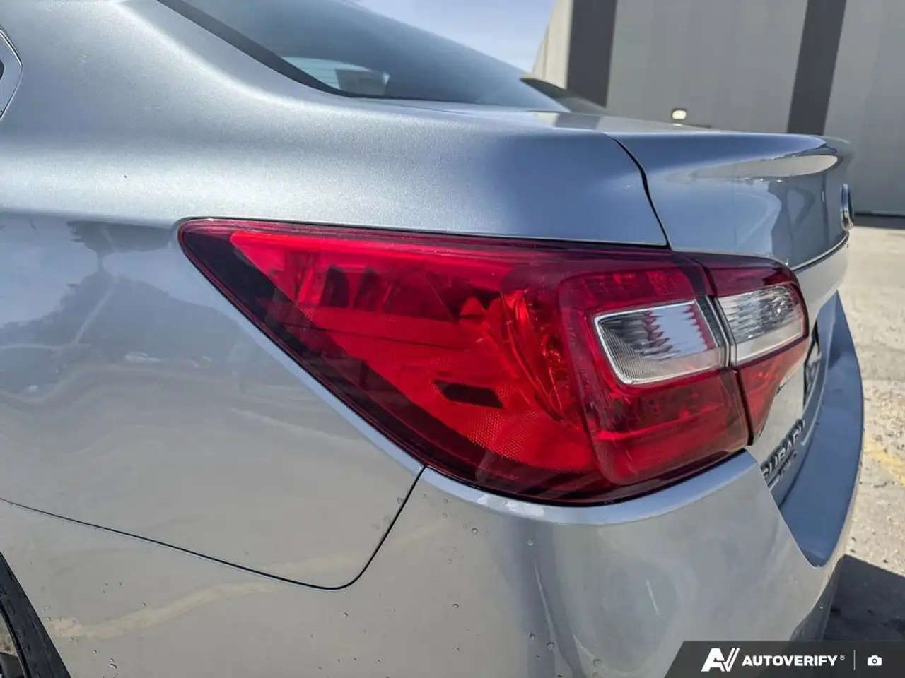 Subaru Legacy снимка Subaru Legacy