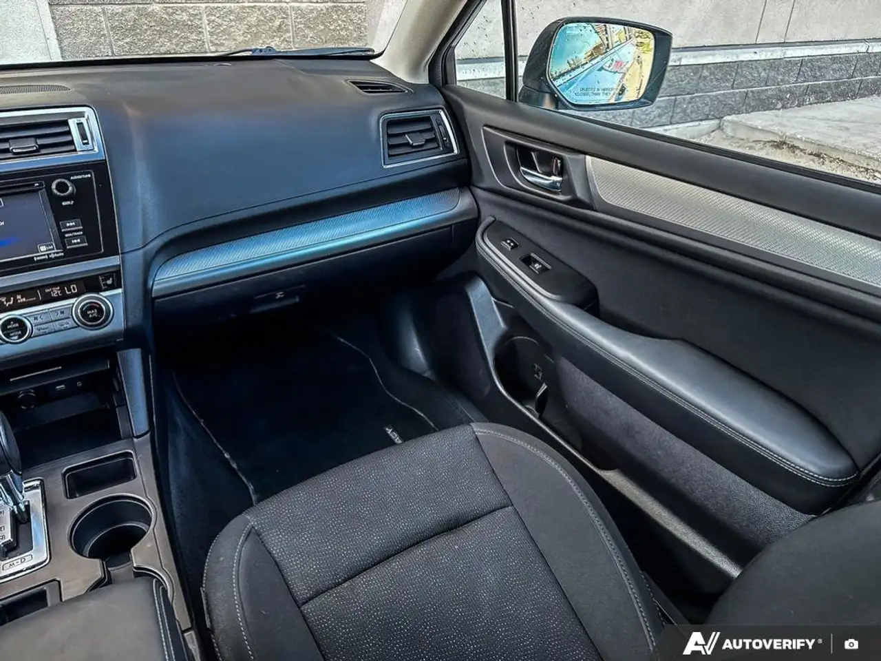 Subaru Legacy снимка Subaru Legacy