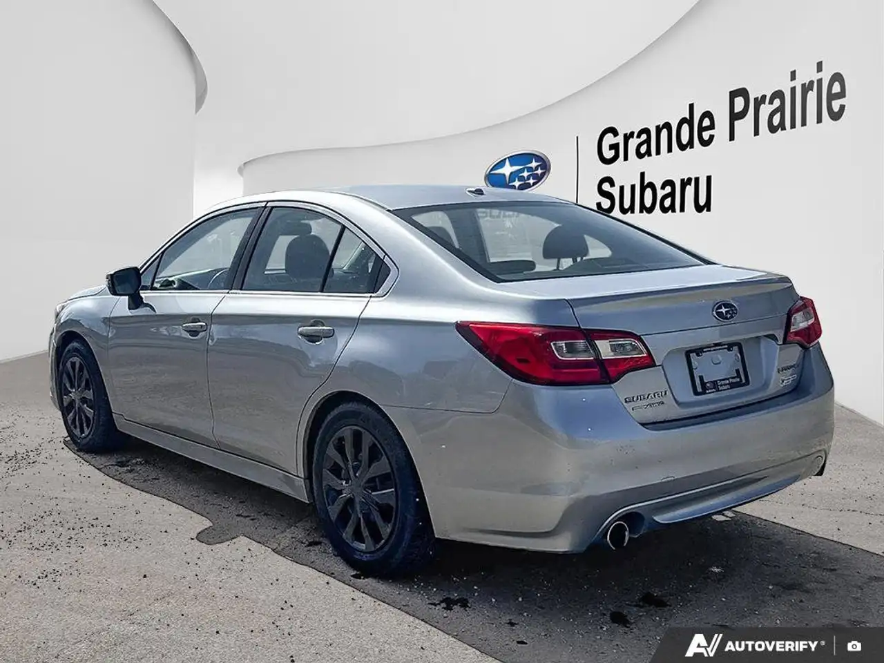 Subaru Legacy снимка Subaru Legacy