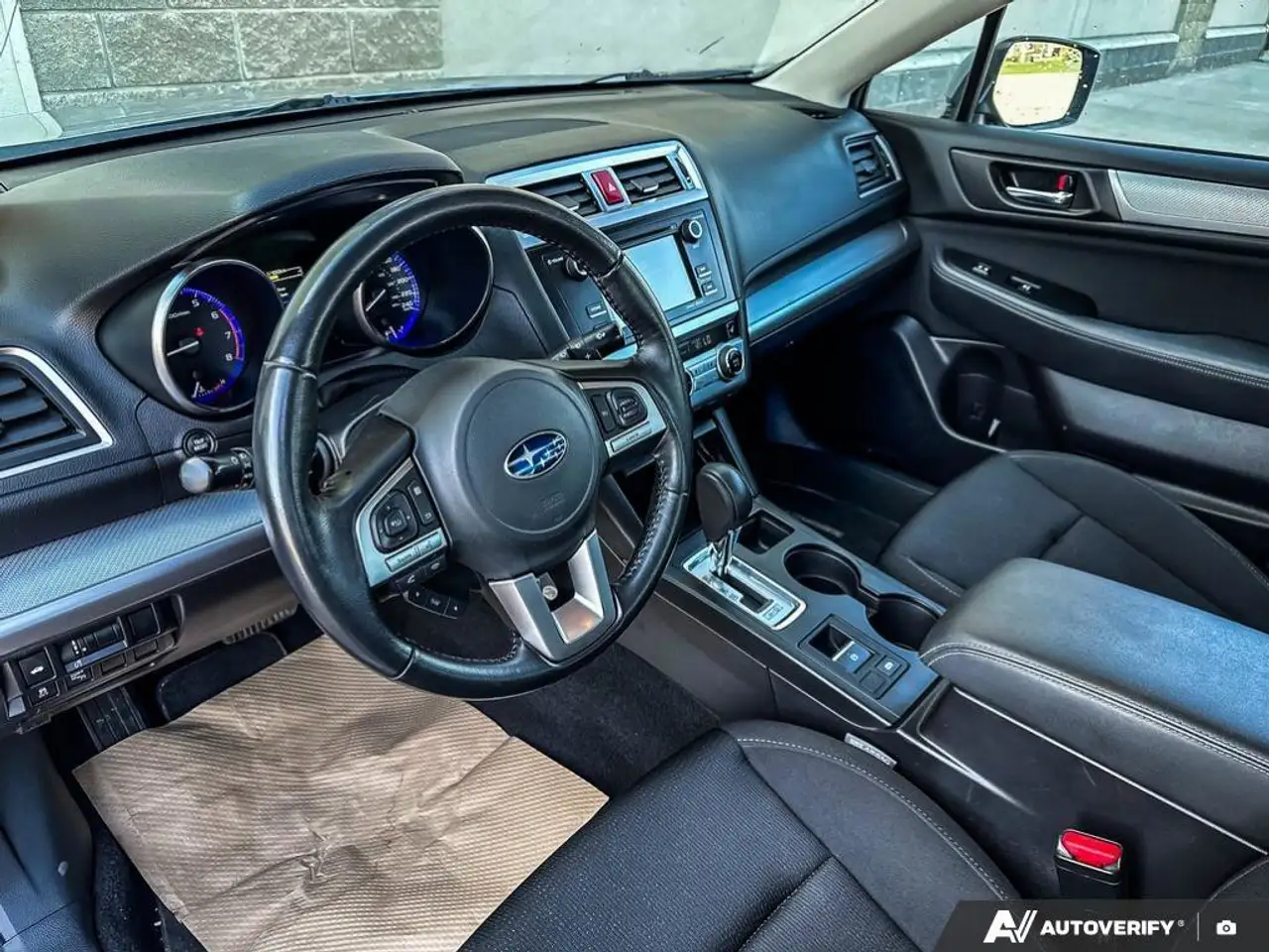 Subaru Legacy снимка Subaru Legacy