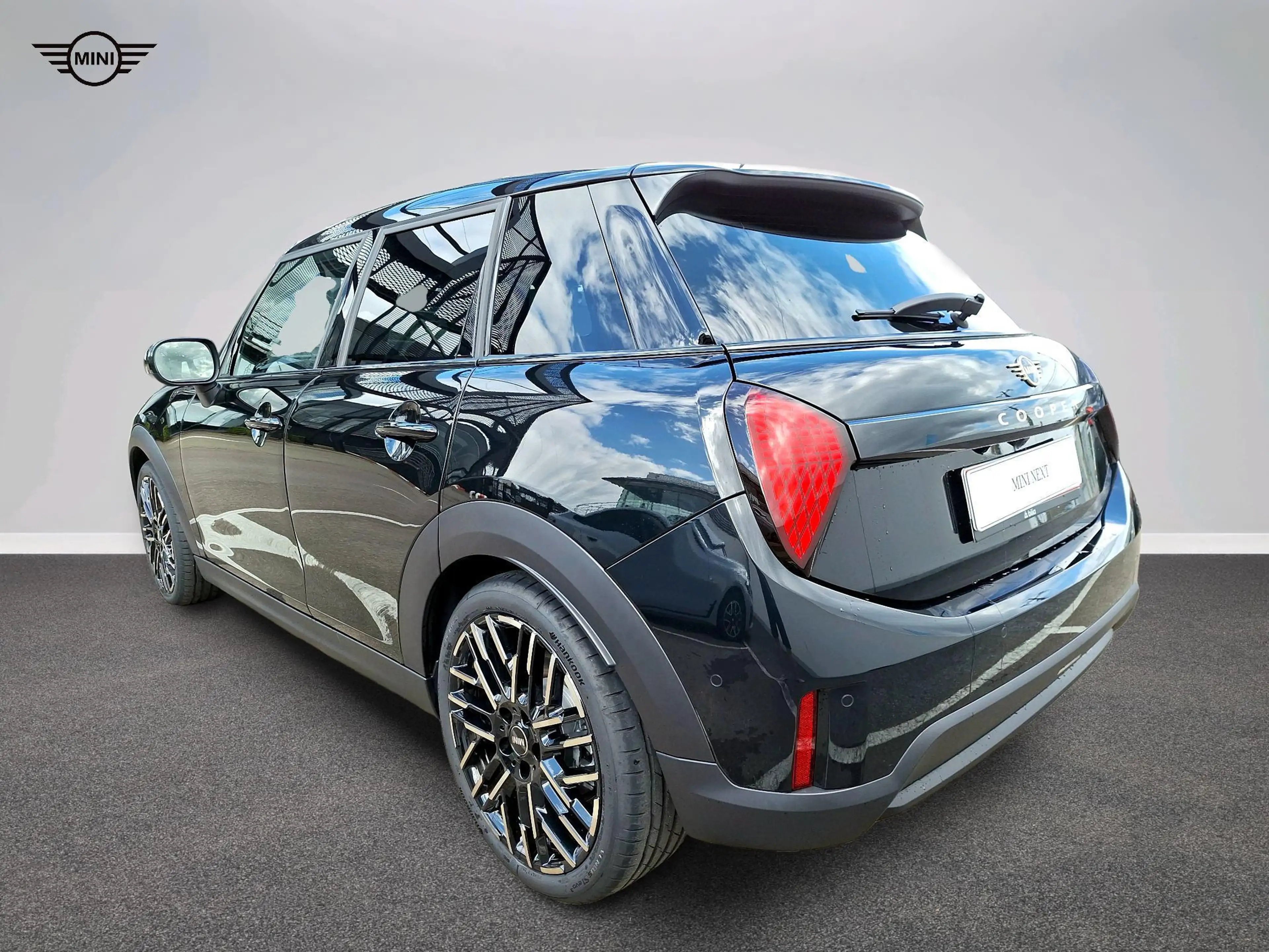 MINI Cooper C Favoured Trim — photo 4
