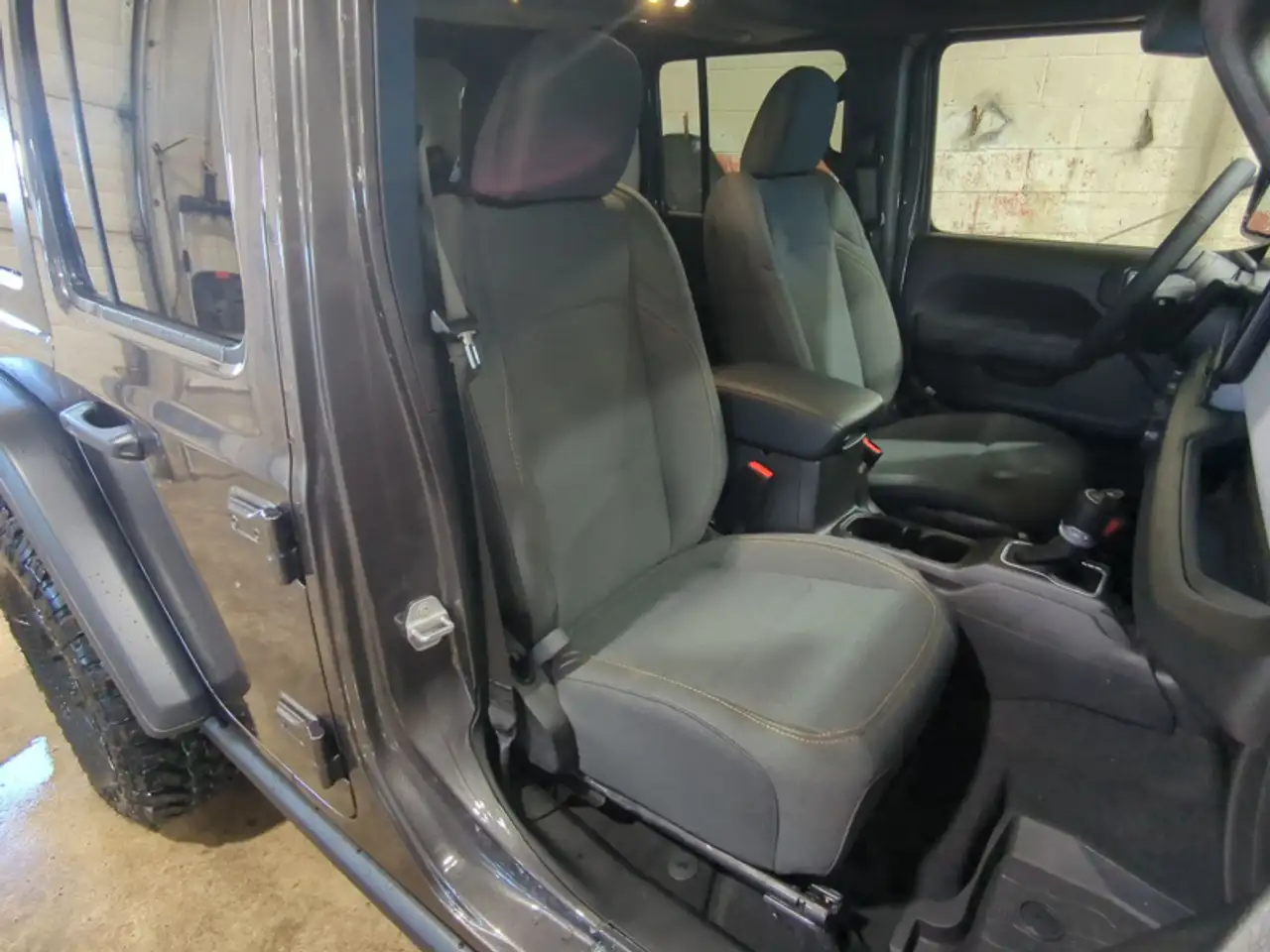 Jeep Wrangler снимка Jeep Wrangler