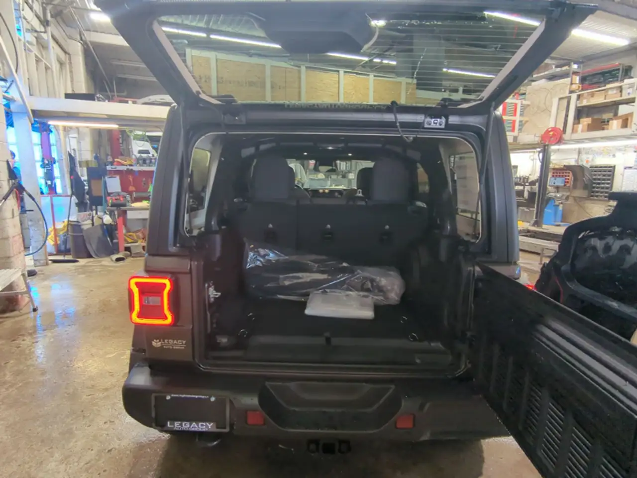 Jeep Wrangler снимка Jeep Wrangler