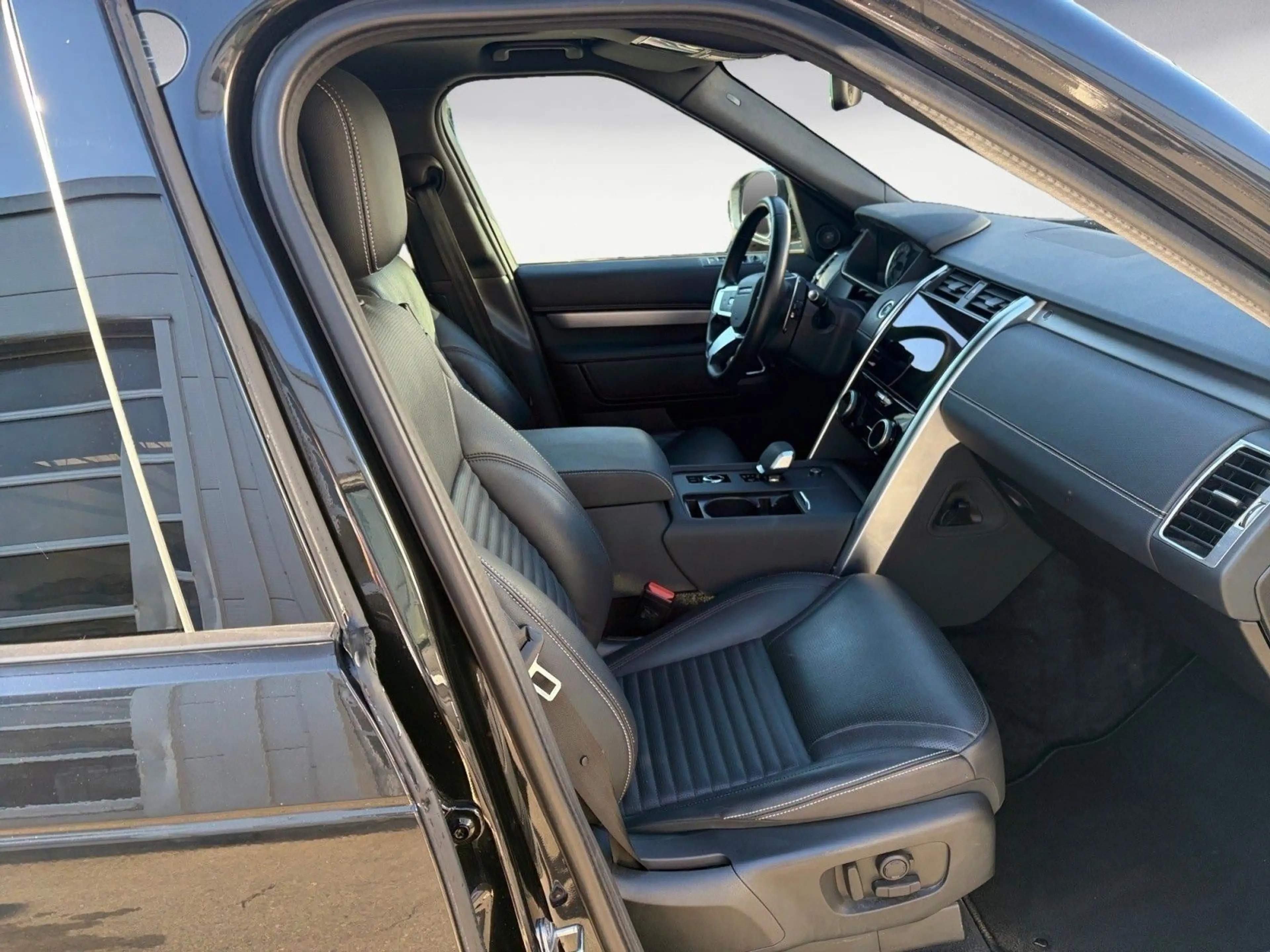 Land Rover Discovery D300 MHEV AWD R-DYNAMIC SE Automatik — photo 15