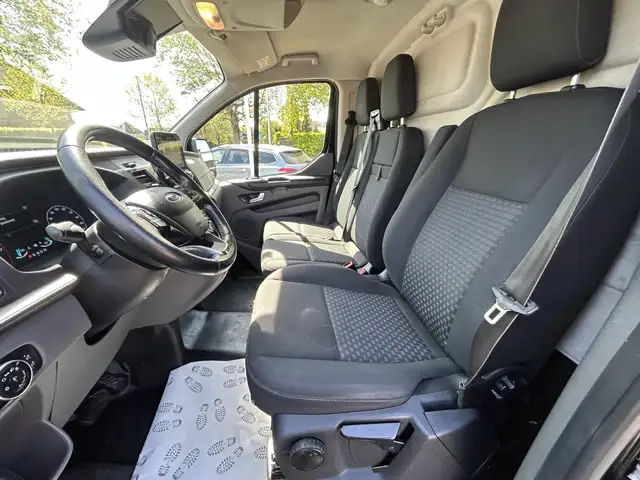 Ford Transit Custom view 11