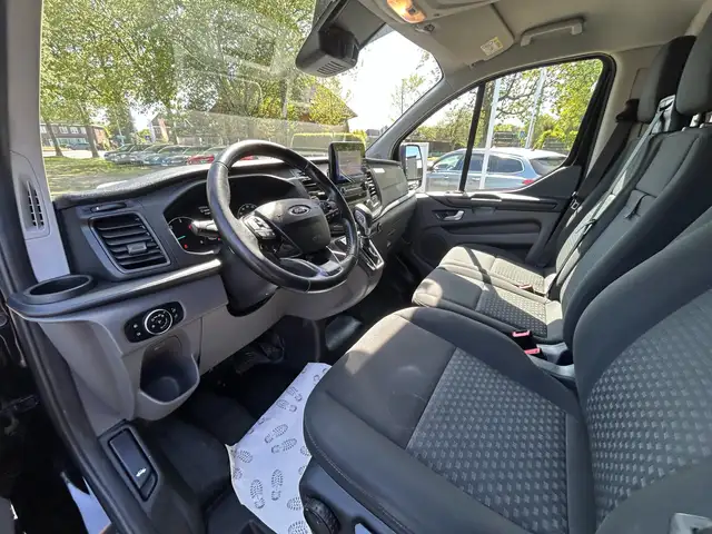 Ford Transit Custom view 12