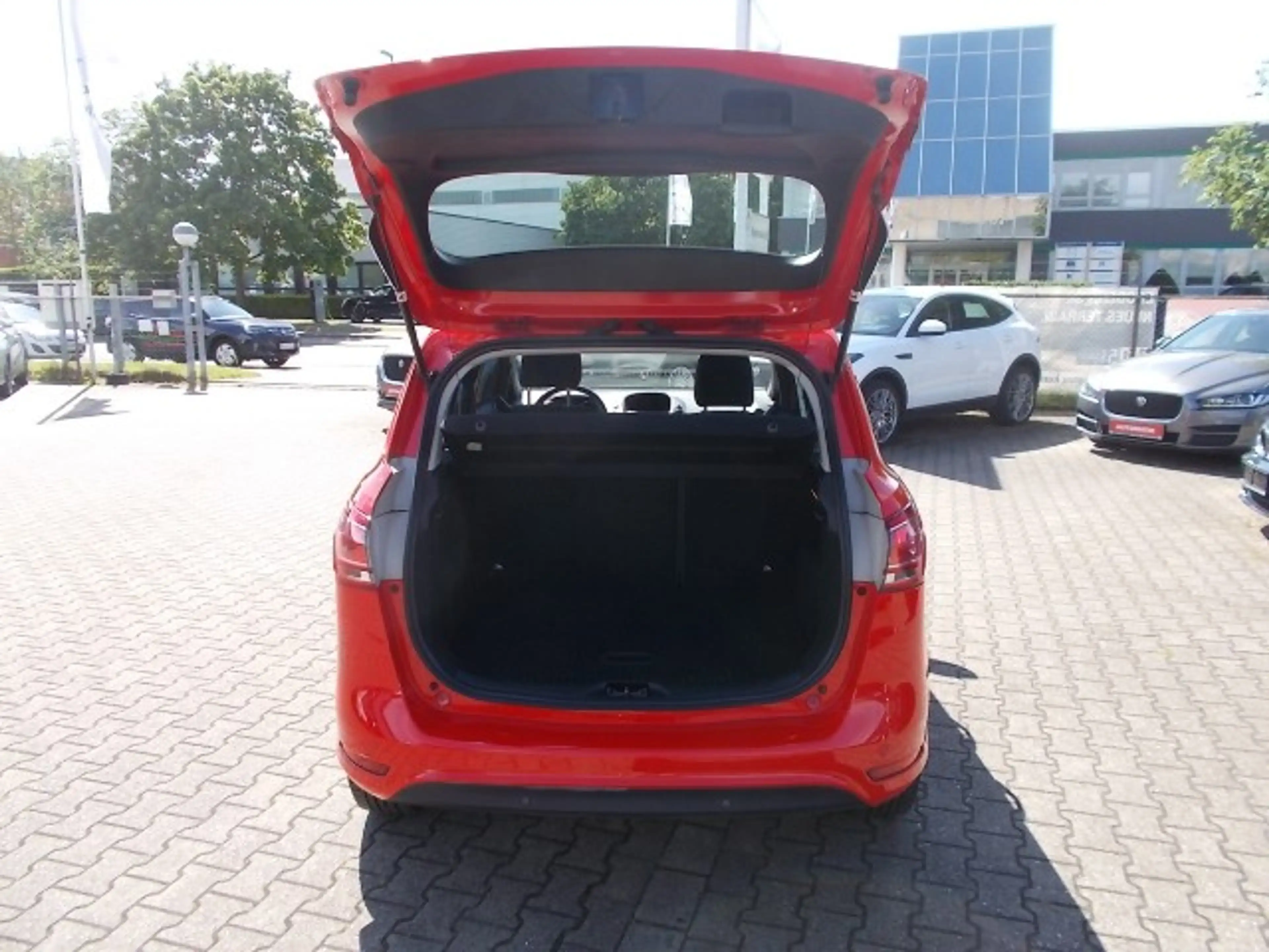 Ford B-Max Trend, Klima, Parksensoren, Radio CD, USB — photo 12