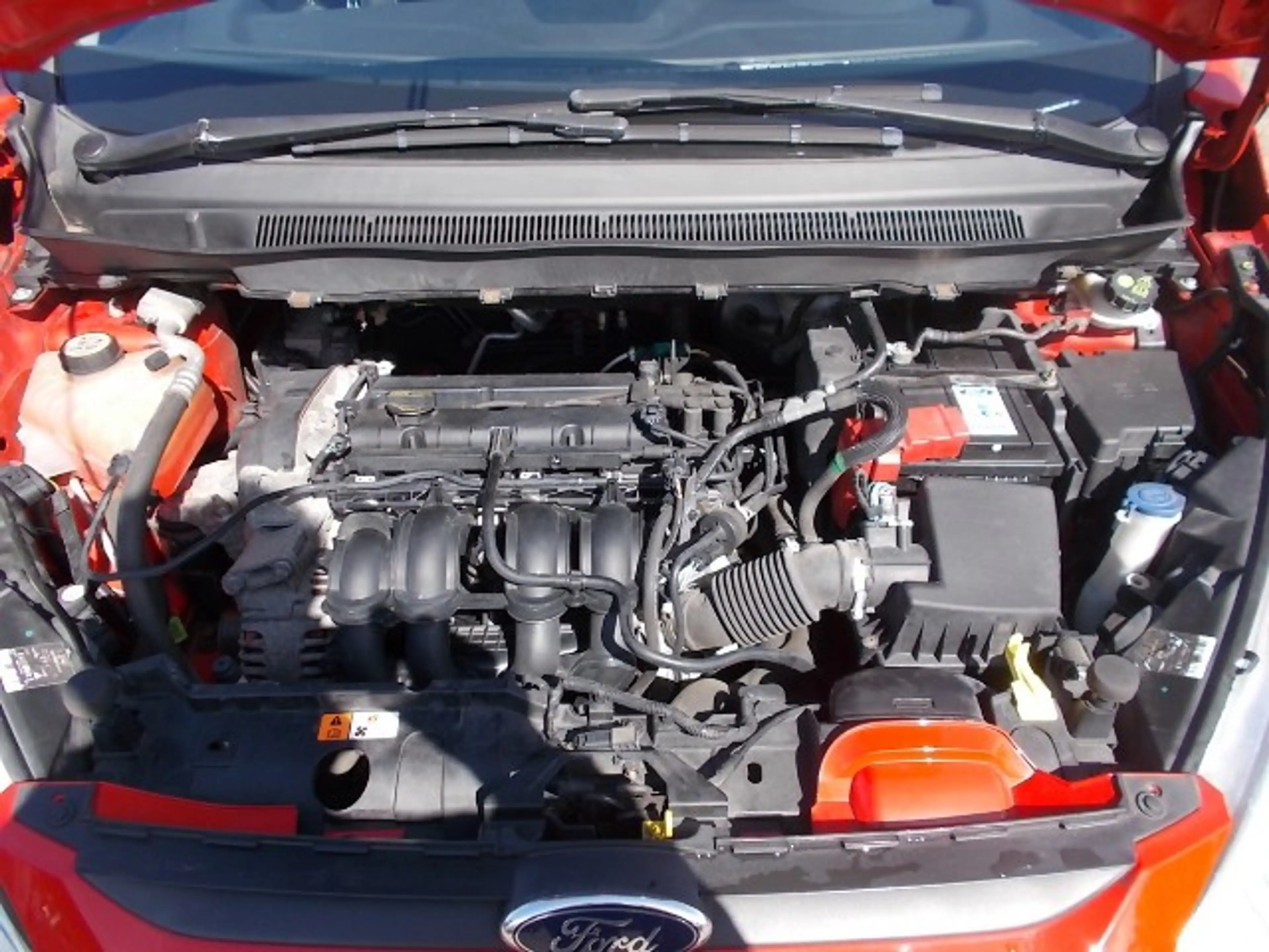 Ford B-Max Trend, Klima, Parksensoren, Radio CD, USB — photo 11