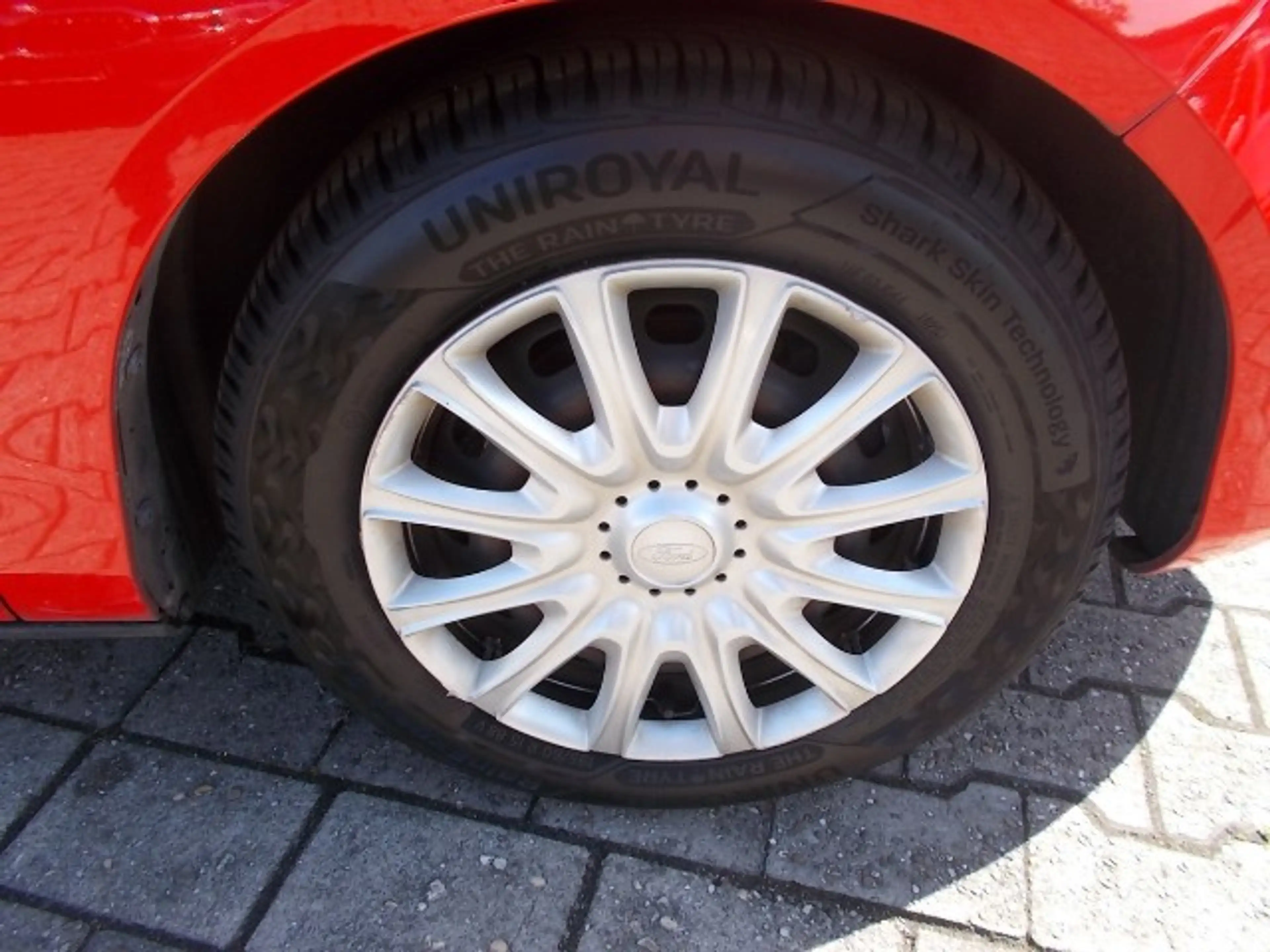 Ford B-Max Trend, Klima, Parksensoren, Radio CD, USB — photo 9