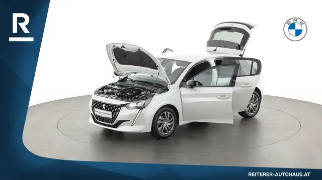 Peugeot 208 view 9