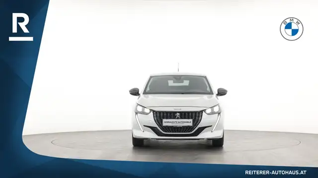 Peugeot 208 view 2