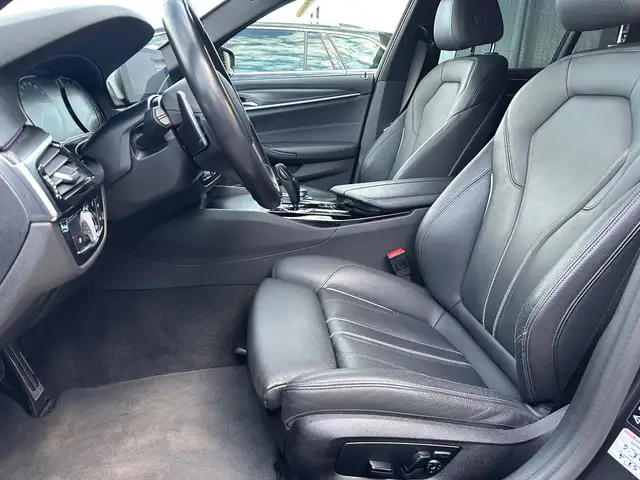 BMW 5 Series view 11
