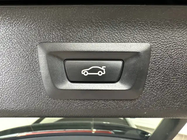 BMW 5 Series view 7