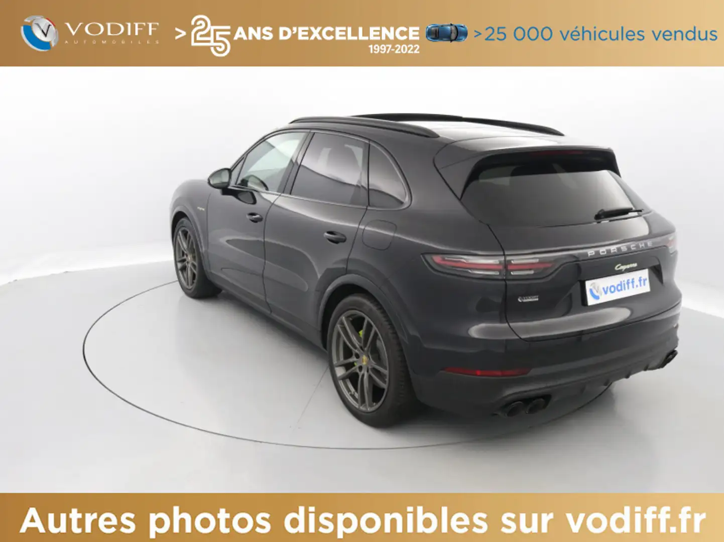Porsche Cayenne E-HYBRID 462 CV Schwarz - 2