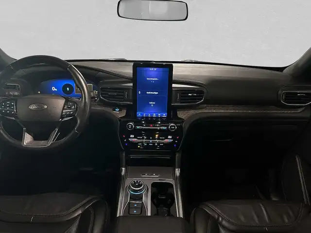 Ford Explorer view 4