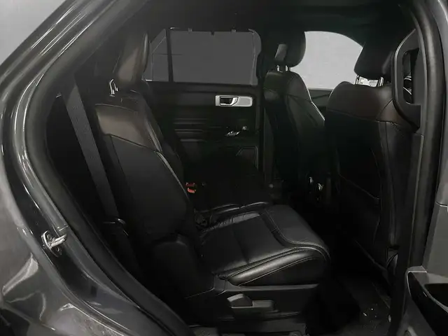 Ford Explorer view 5