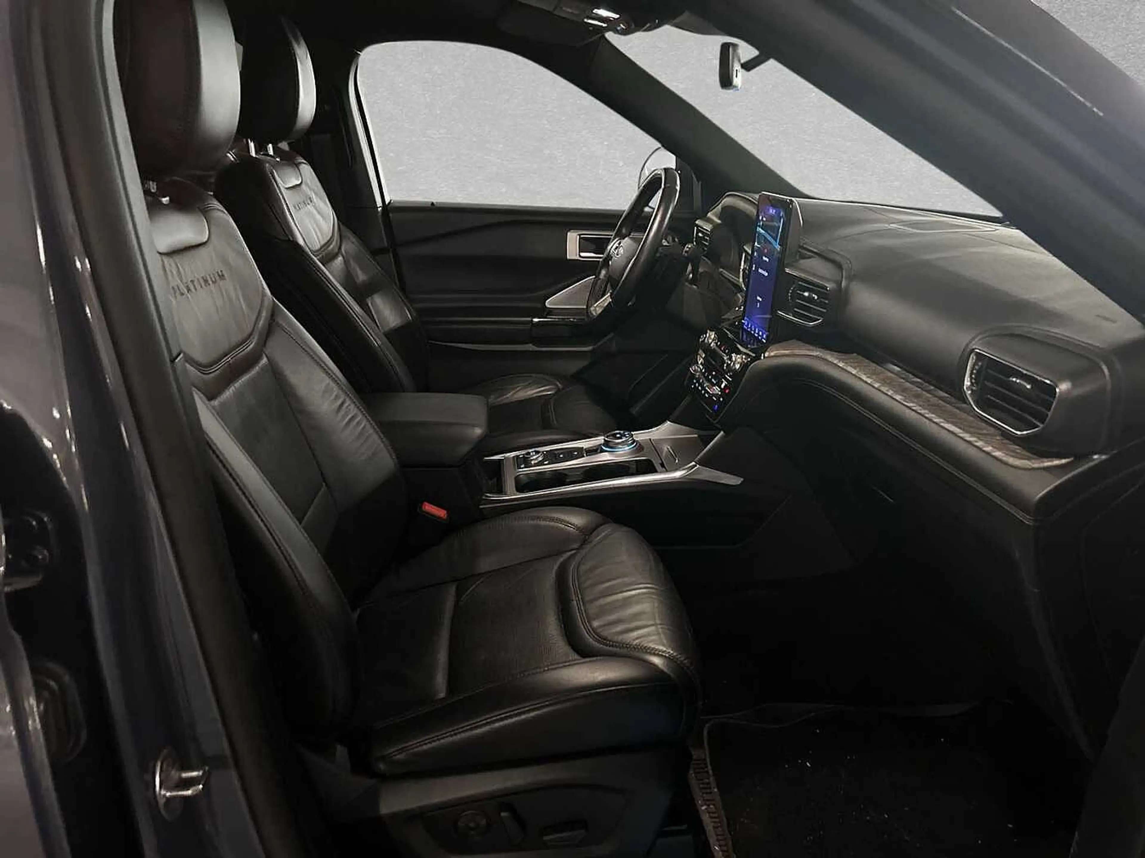 Ford Explorer EcoBoost Plug-in Hybrid PLATINUM — photo 3