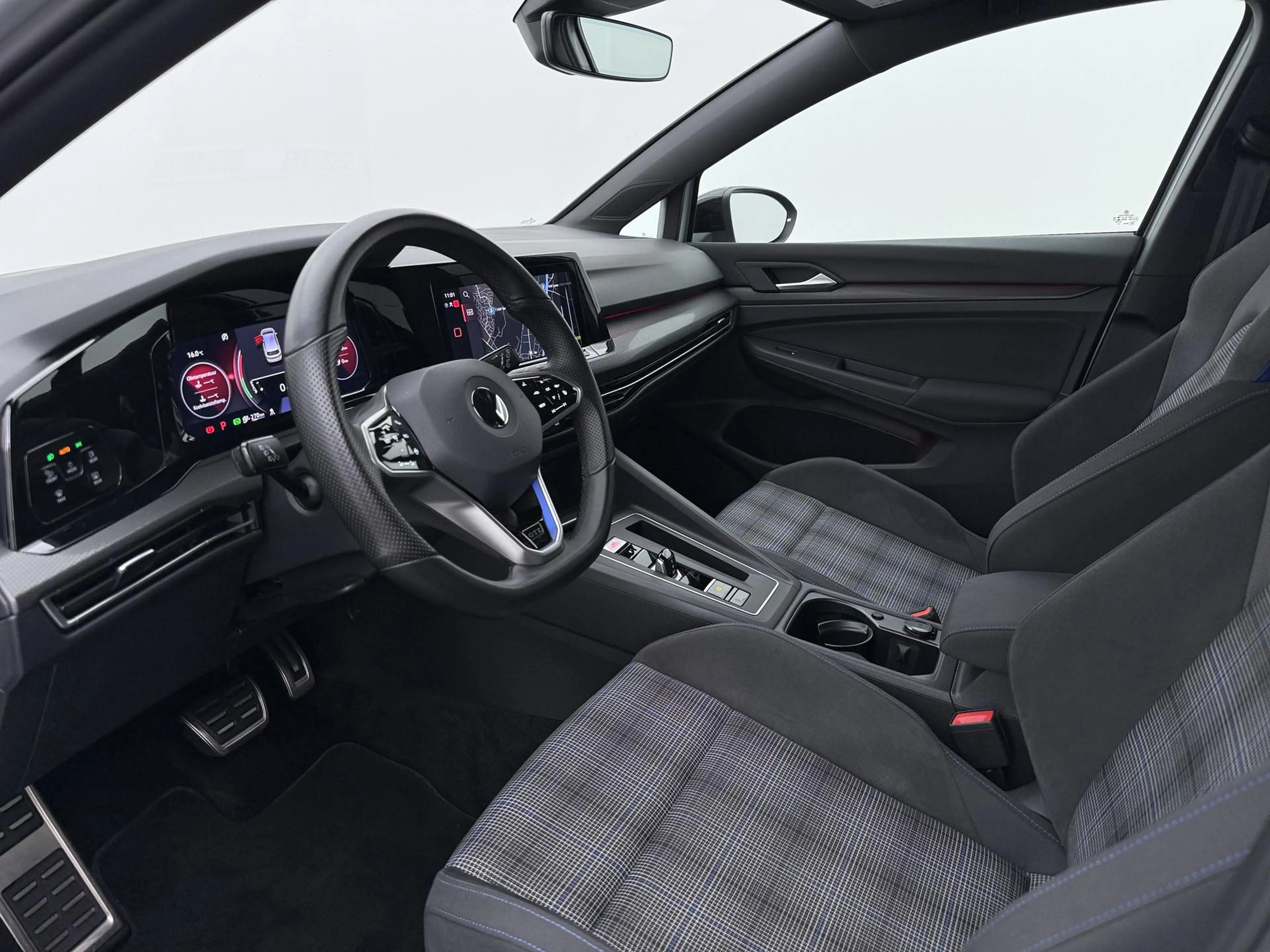 Volkswagen Golf GTE 1.4 eHybrid | Navigatie | Camera | 18" | Black Sty — photo 3