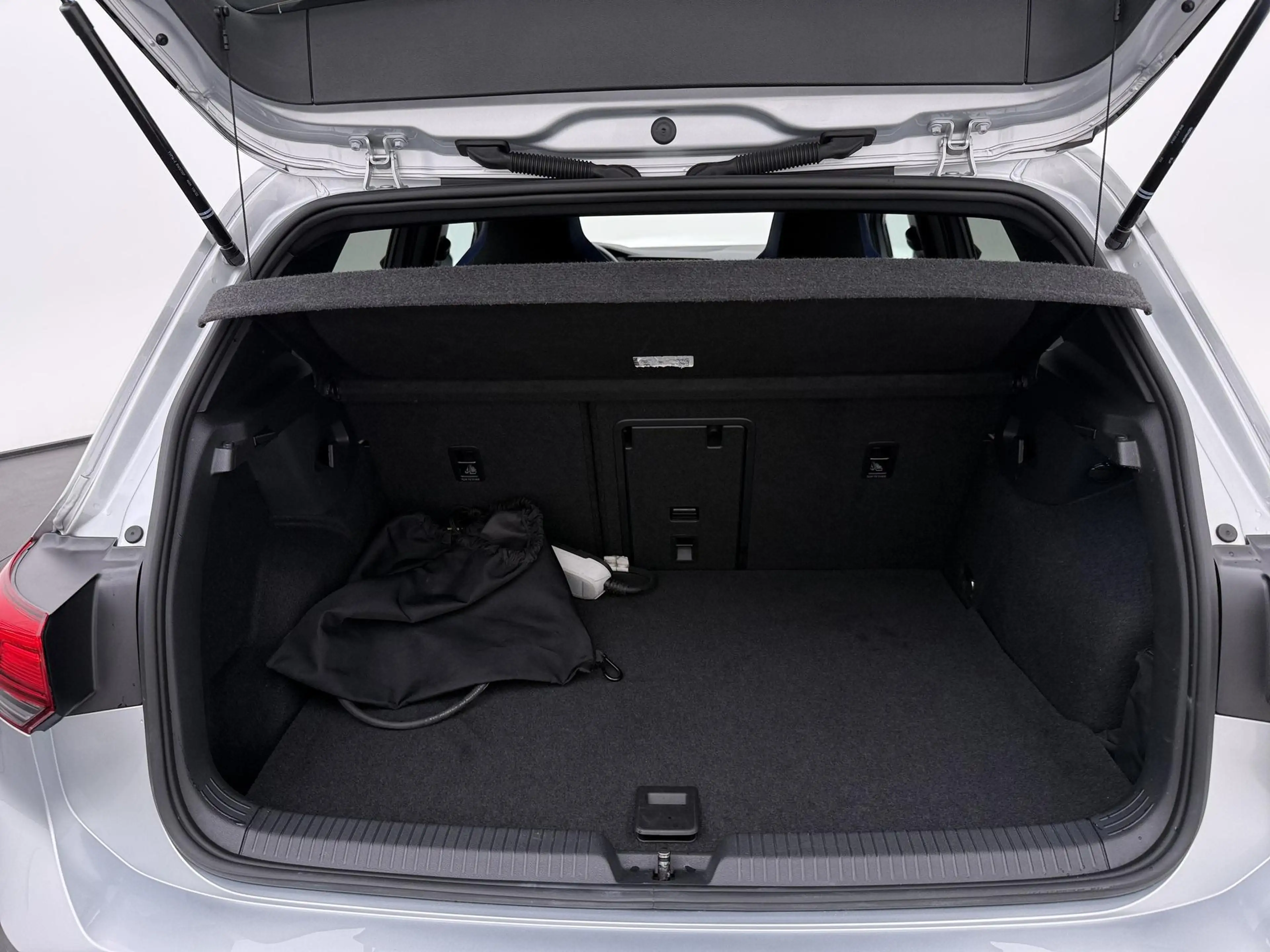 Volkswagen Golf GTE 1.4 eHybrid | Navigatie | Camera | 18" | Black Sty — photo 8