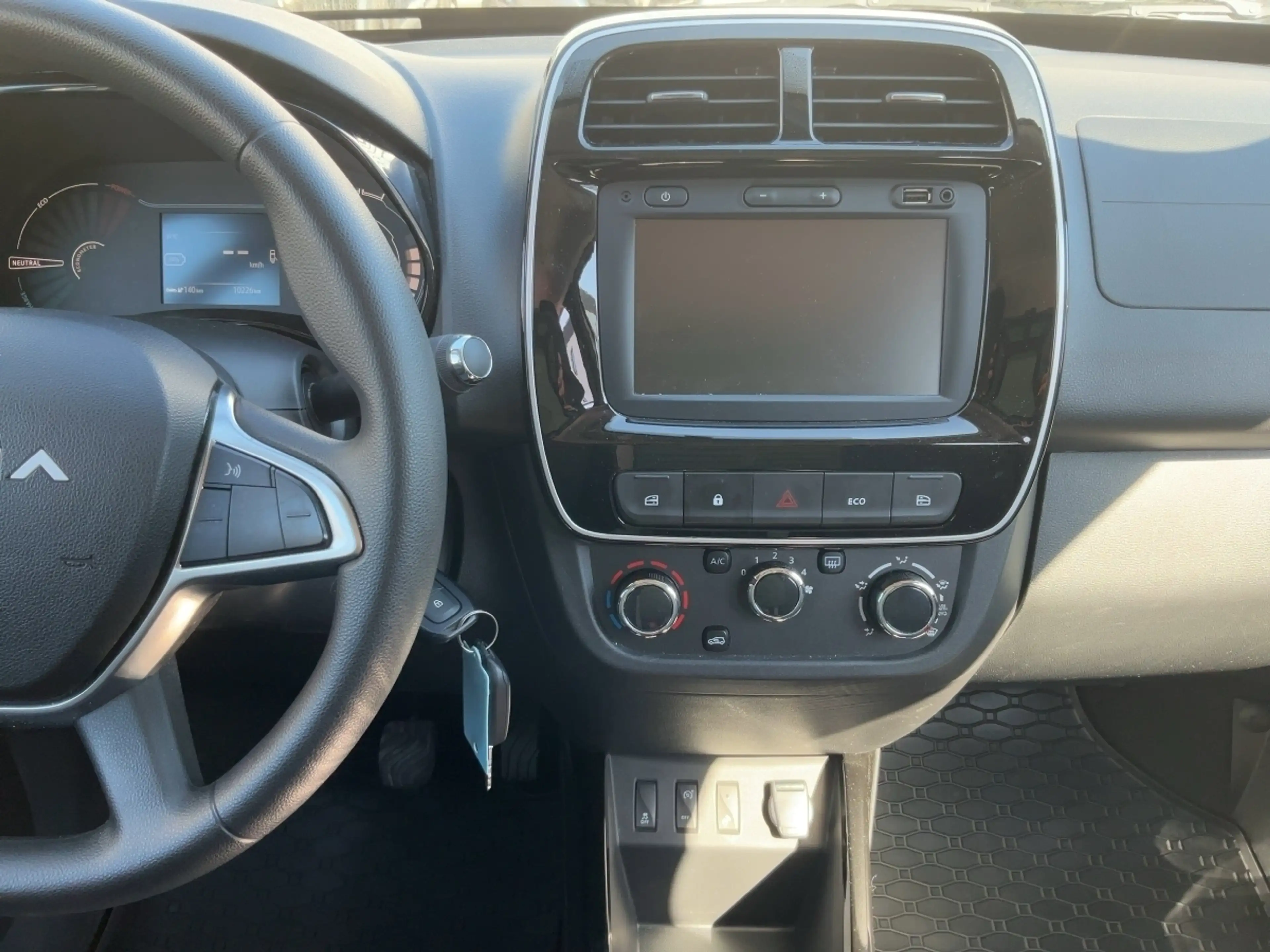 Dacia Spring Essential — photo 11