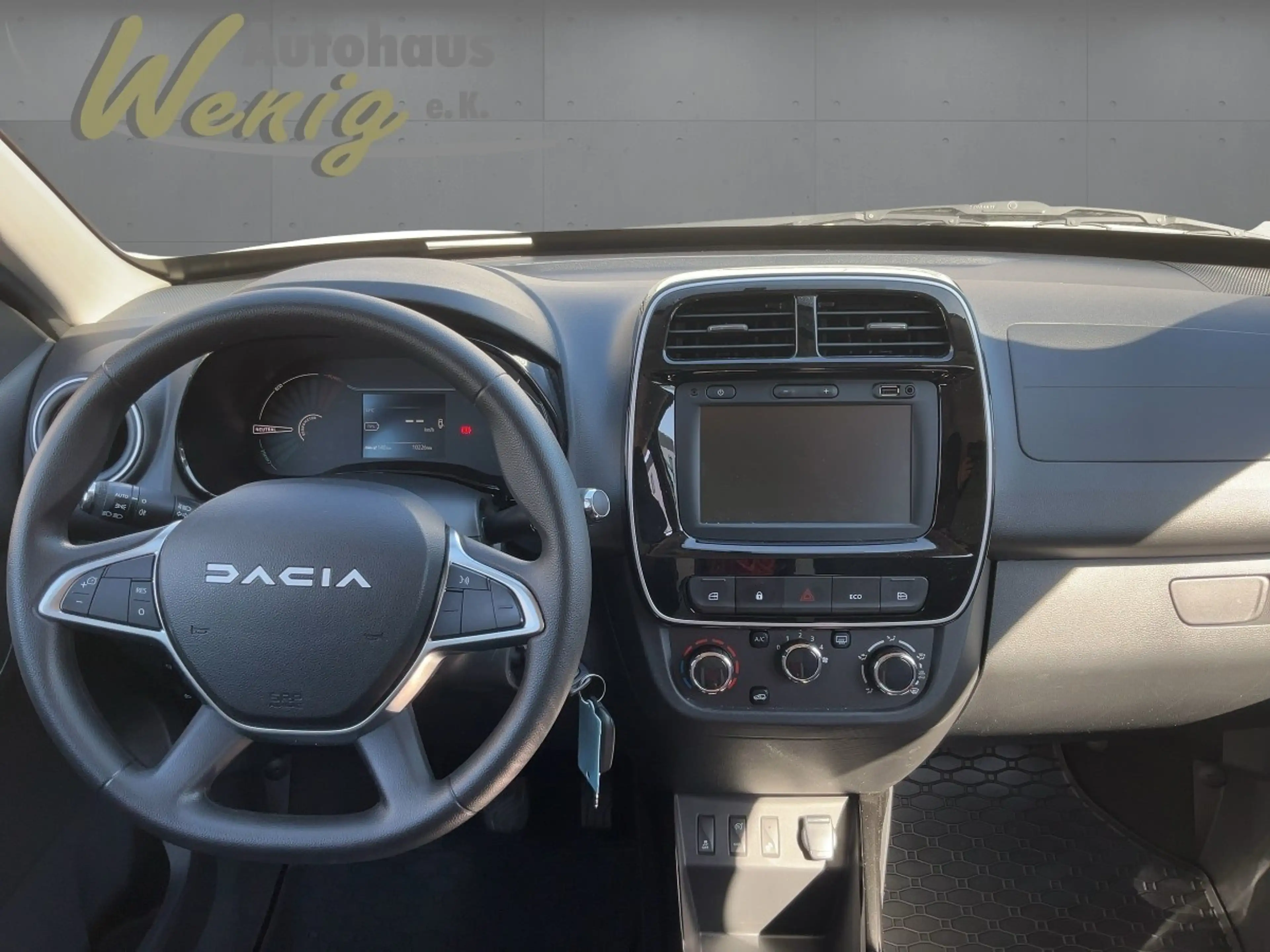 Dacia Spring Essential — photo 9