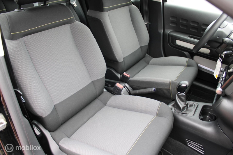 Citroen C3 1.2 PureTech Feel, Pdc, Full Led verlichting, Navi — photo 28