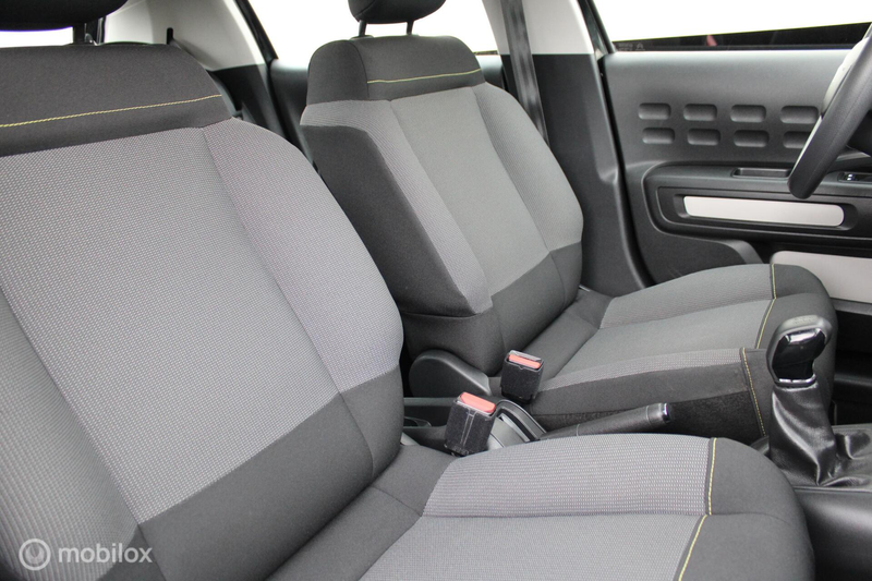 Citroen C3 1.2 PureTech Feel, Pdc, Full Led verlichting, Navi — photo 31