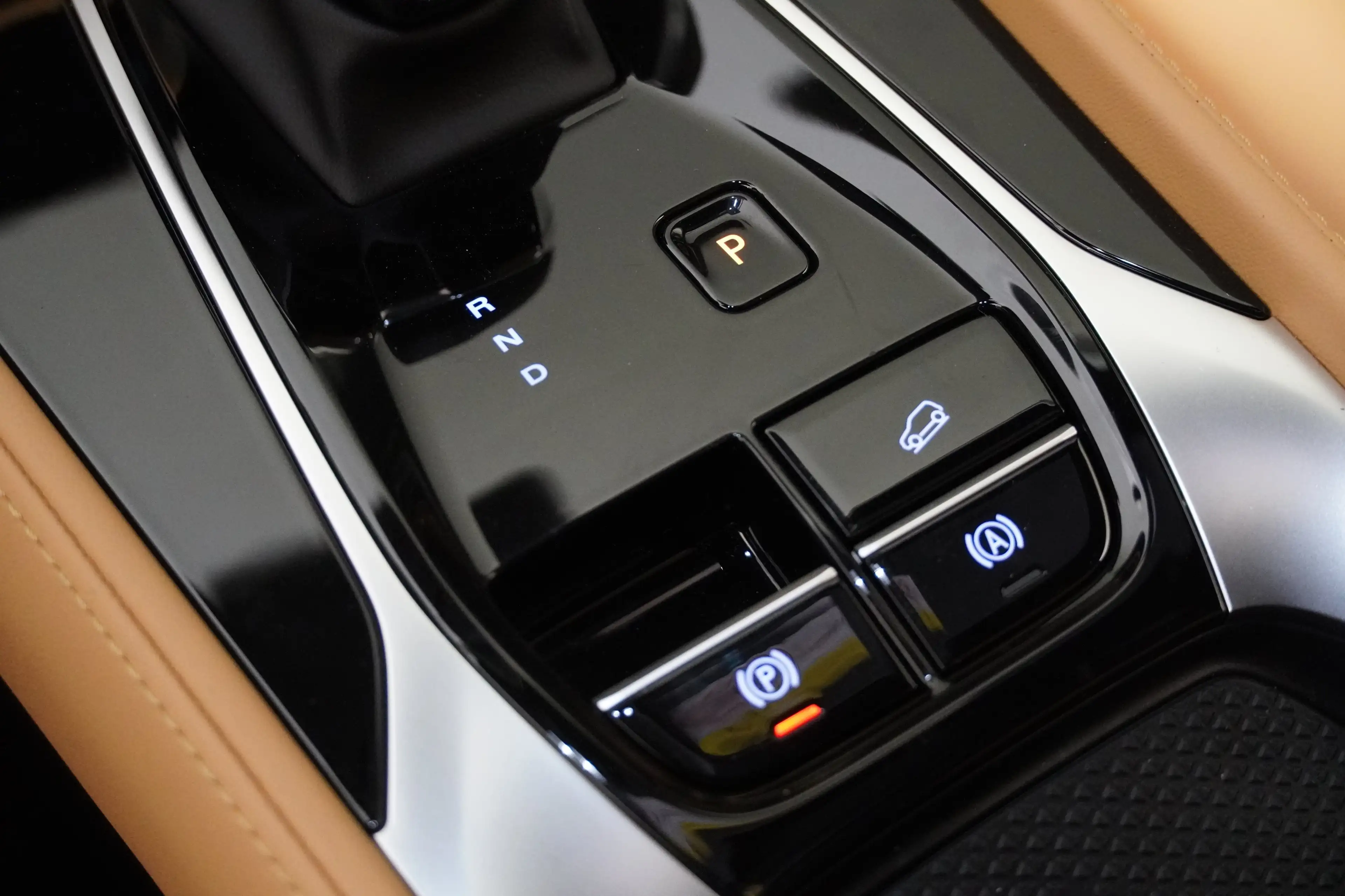MG HS PHEV+ Luxury 25.5 GRATIS Winterreifen ab EUR34750 — photo 13