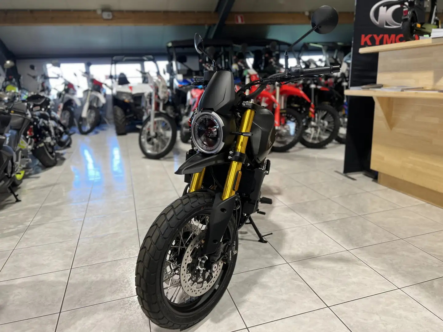 Moto Morini Seiemmezzo SCR Noir - 2