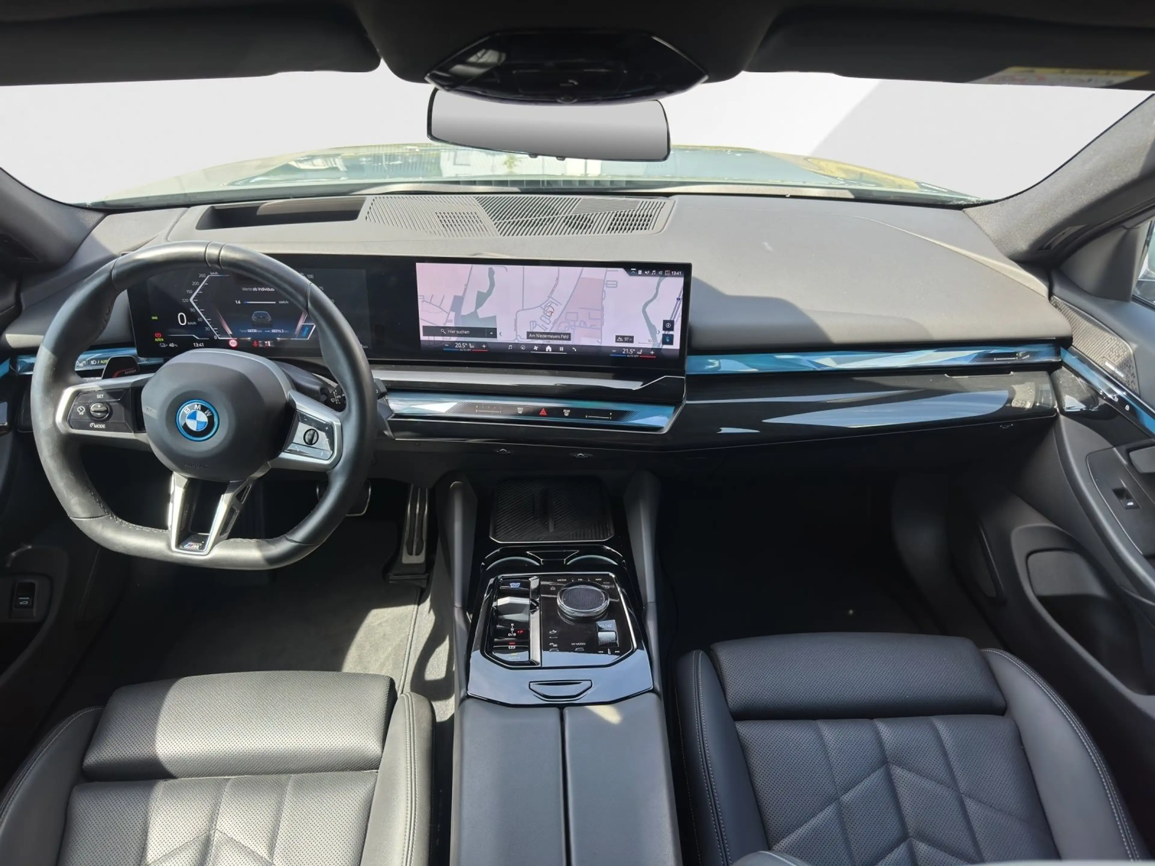 BMW i5 eDrive40 Touring M Sport Pro/IconicGlow/DrivingPro — photo 8