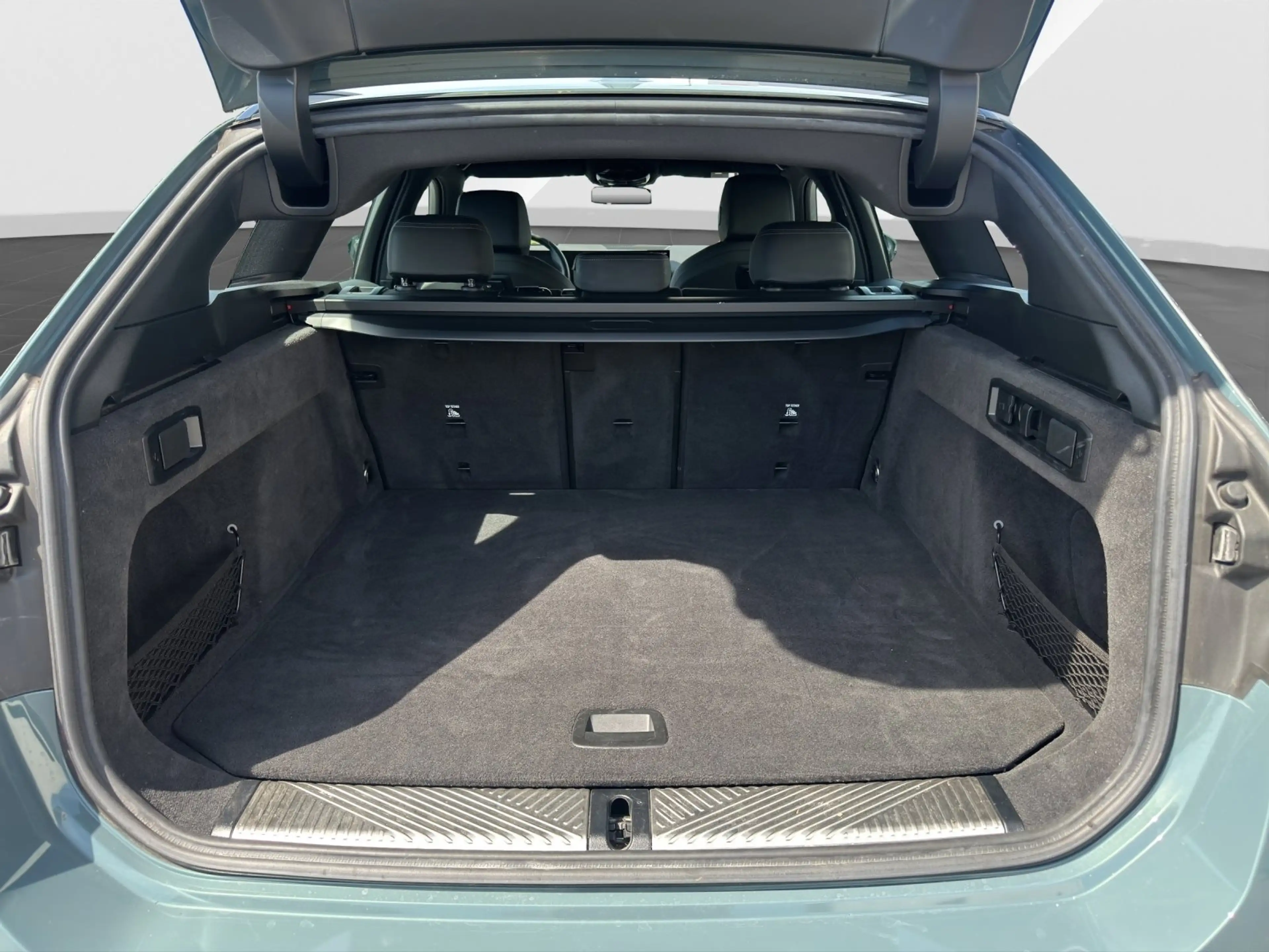 BMW i5 eDrive40 Touring M Sport Pro/IconicGlow/DrivingPro — photo 11