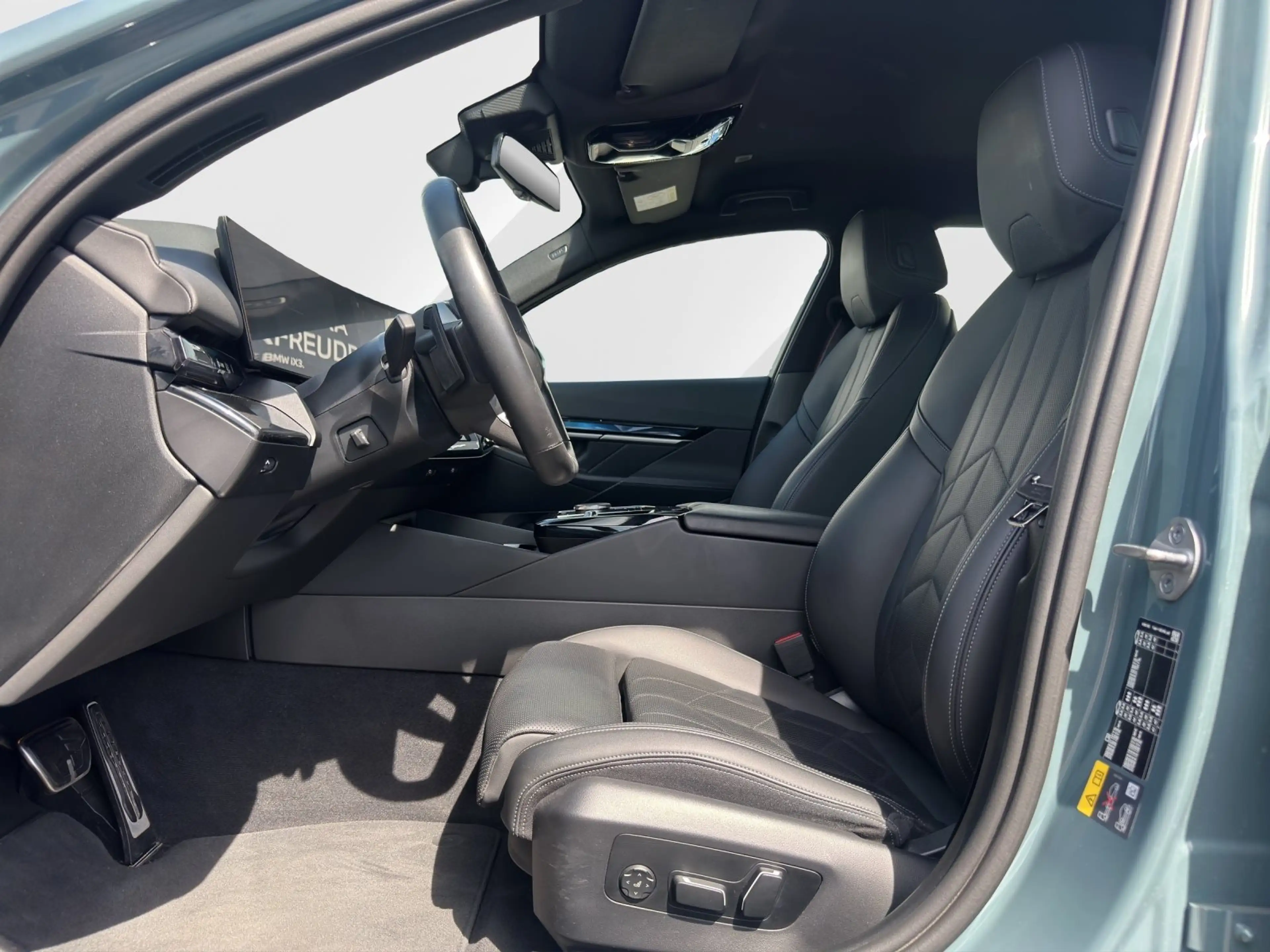 BMW i5 eDrive40 Touring M Sport Pro/IconicGlow/DrivingPro — photo 9
