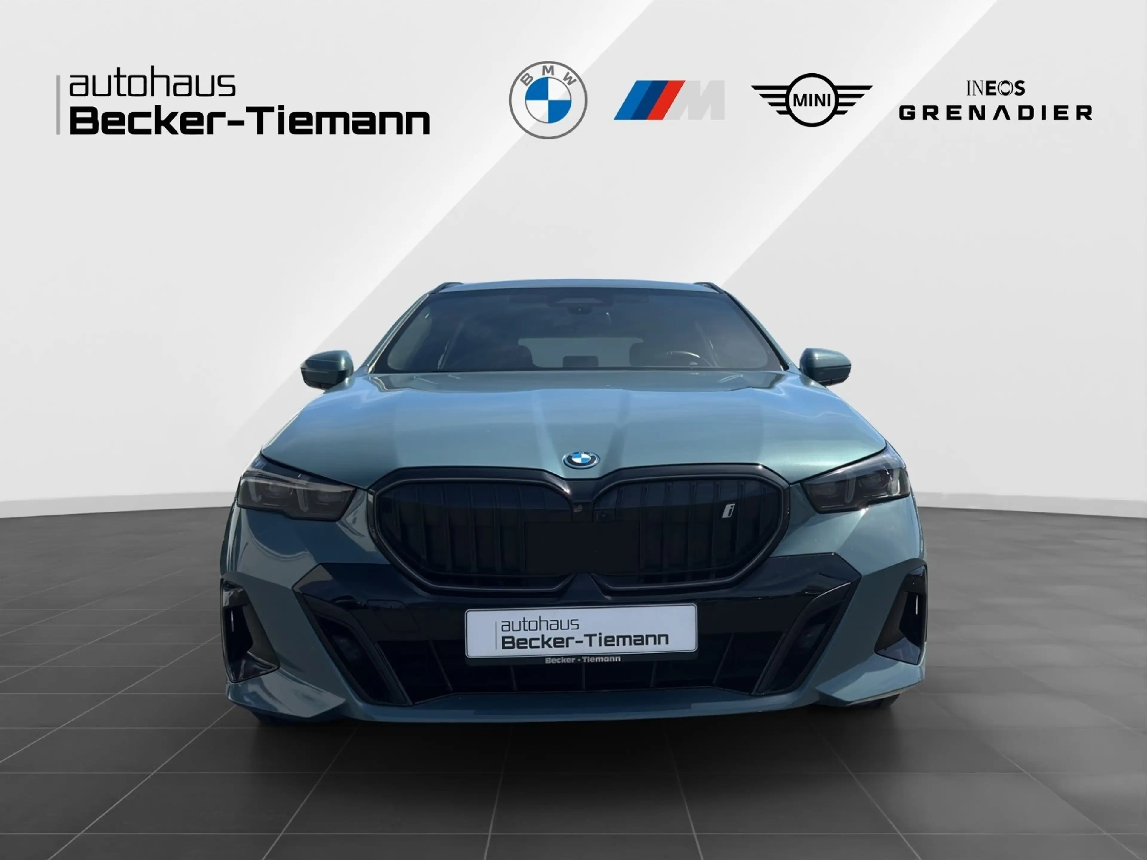 BMW i5 eDrive40 Touring M Sport Pro/IconicGlow/DrivingPro — photo 2