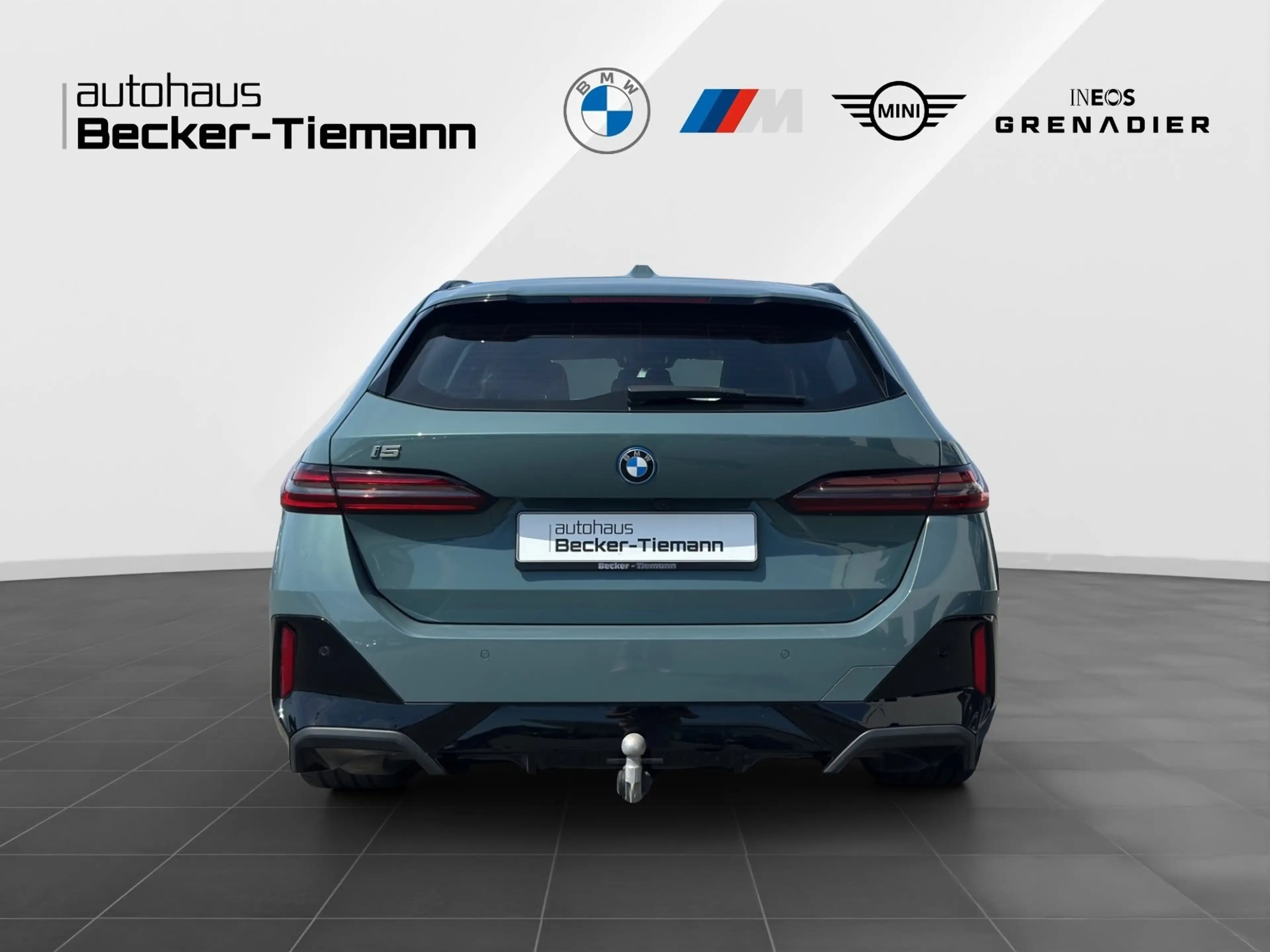 BMW i5 eDrive40 Touring M Sport Pro/IconicGlow/DrivingPro — photo 5
