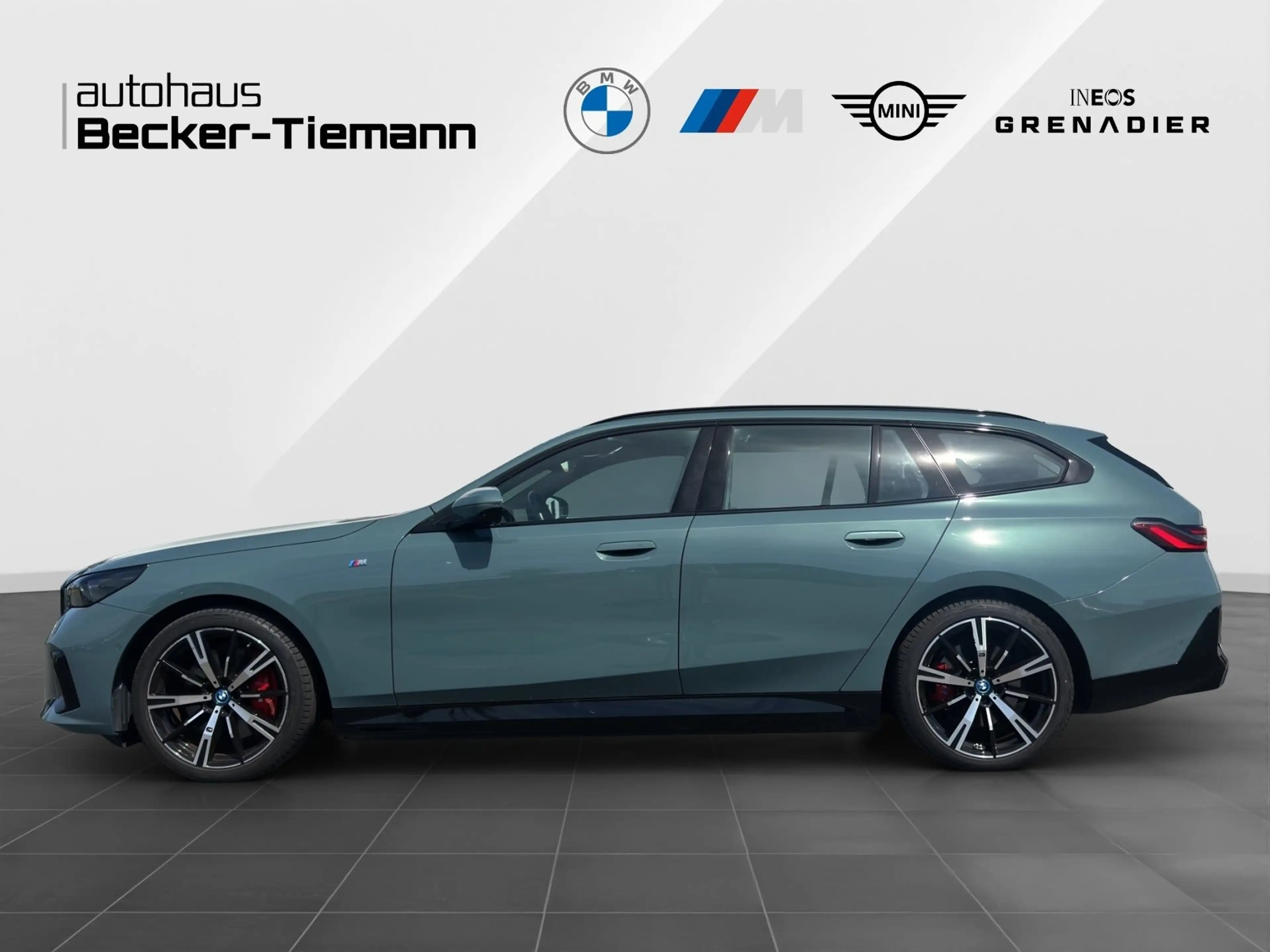 BMW i5 eDrive40 Touring M Sport Pro/IconicGlow/DrivingPro — photo 3