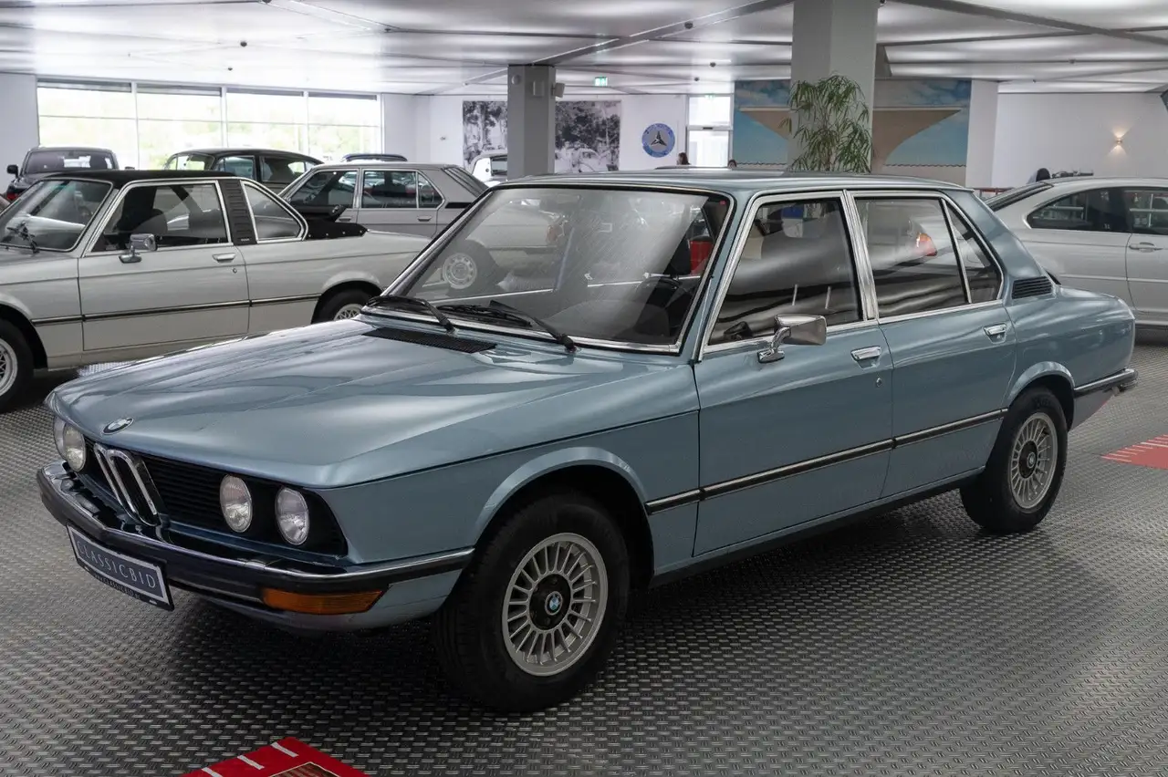 BMW 518