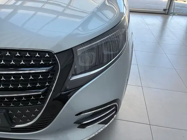 Mercedes-Benz V 300 d 4MATIC AVANTGARDE Lang AHK Winterp. SpurW Ansicht 8