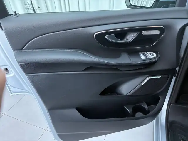 Mercedes-Benz V 300 d 4MATIC AVANTGARDE Lang AHK Winterp. SpurW Ansicht 14