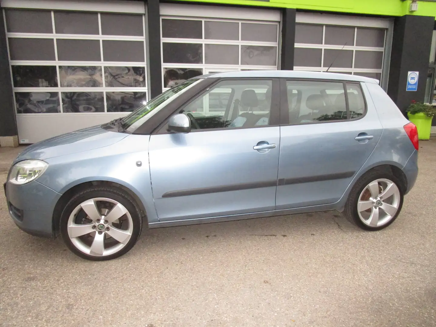 Skoda Fabia Ambiente/ Klima/ Alufelgen/ Scheckheft Grau - 1