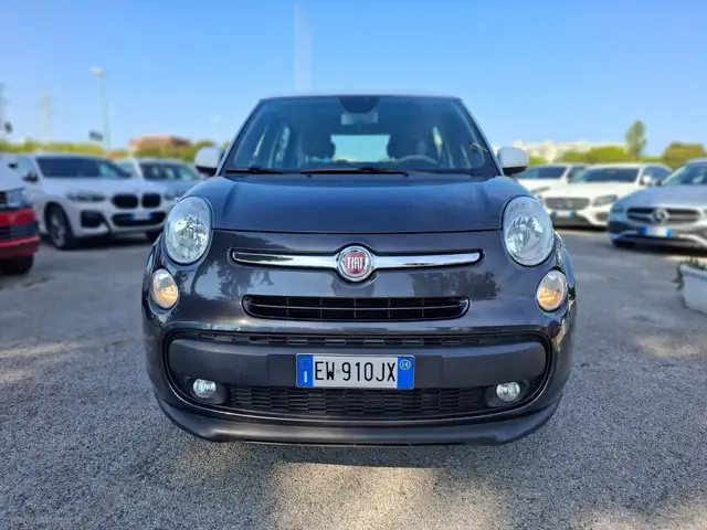 Fiat 500l view 2
