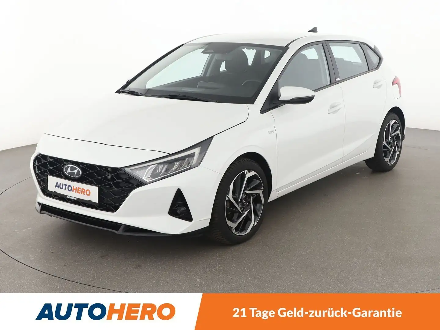 Hyundai i20 1.0 T-GDI Mild-Hybrid Intro Edition*NAVI*LED*PDC* Weiß - 1