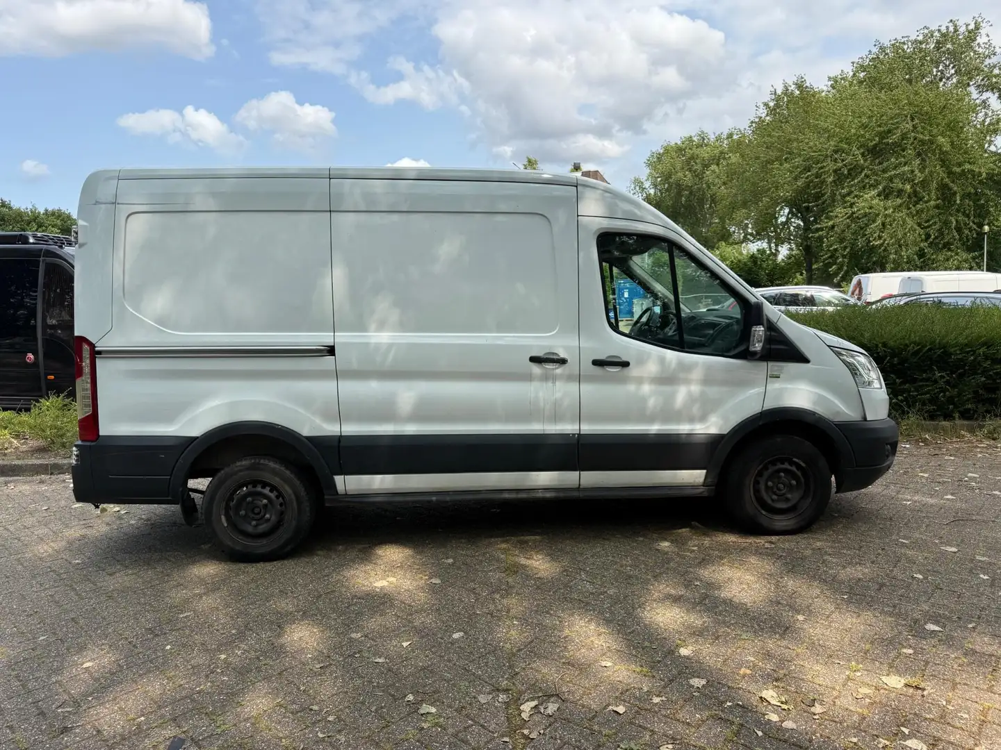 Ford Transit 290 2.0 TDCI L2H2 Euro 6 3pers Airco Cruise Wit - 2