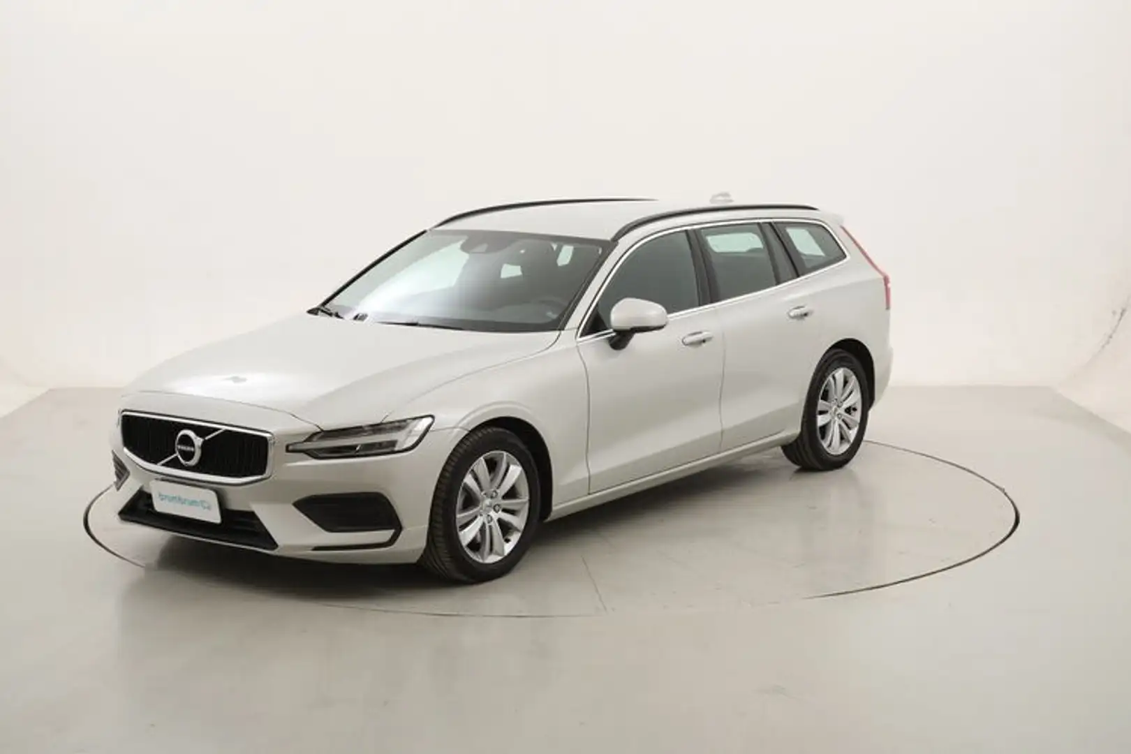 Volvo V60 B3 Momentum Business Pro Geartronic 2.0 Mild Argento - 1