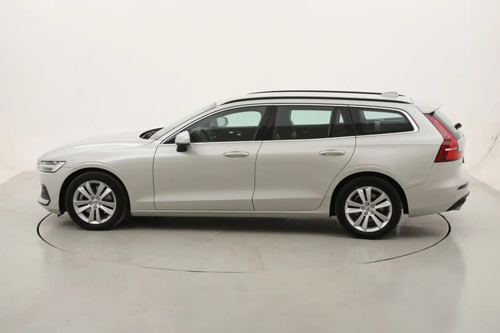 Volvo V60 B3 Momentum Business Pro Geartronic 2.0 Mild Argento - 2