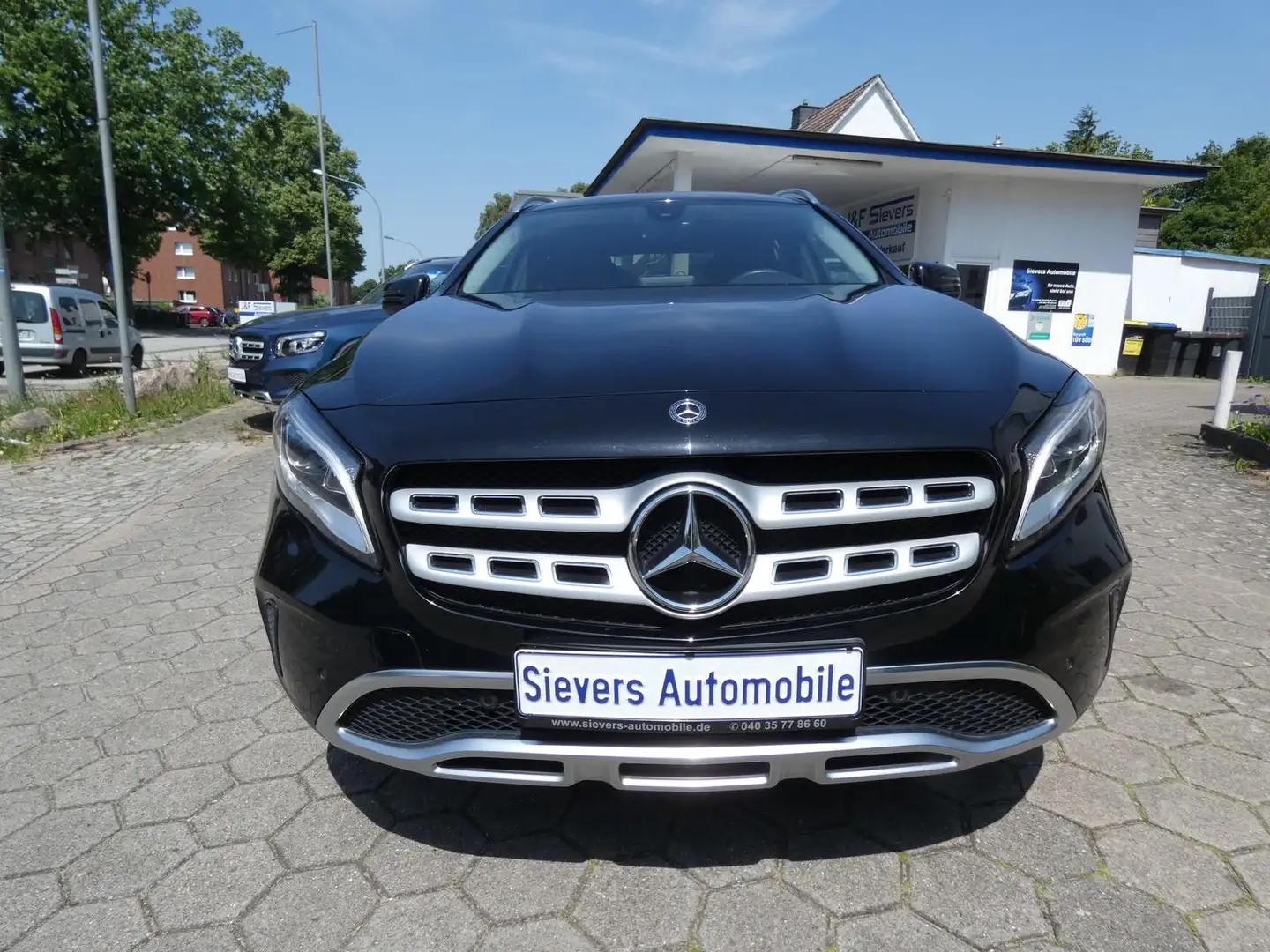 Mercedes-Benz GLA 220 CDI / d 4Matic 7G-DCT Navi Kamera LED SHZ Schwarz - 2