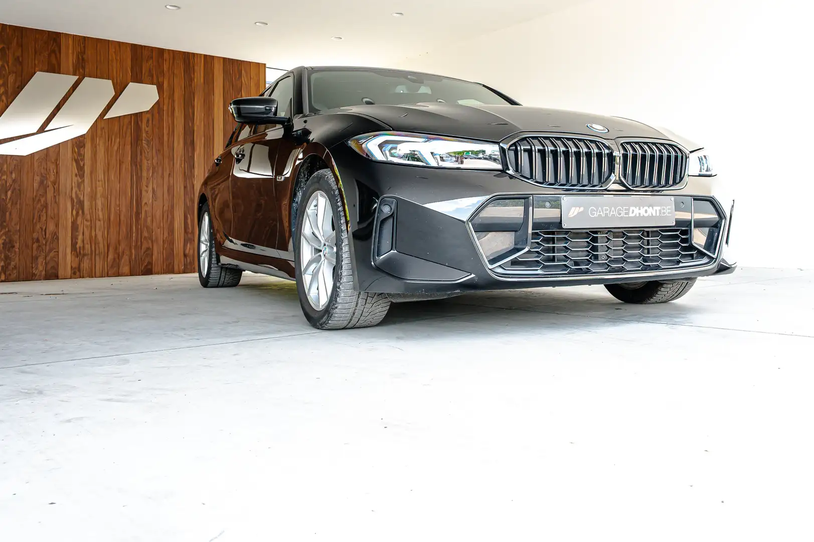 BMW 320 e,Mpack,Camera,Trekhaak,Head-up,Apple,Android Zwart - 1