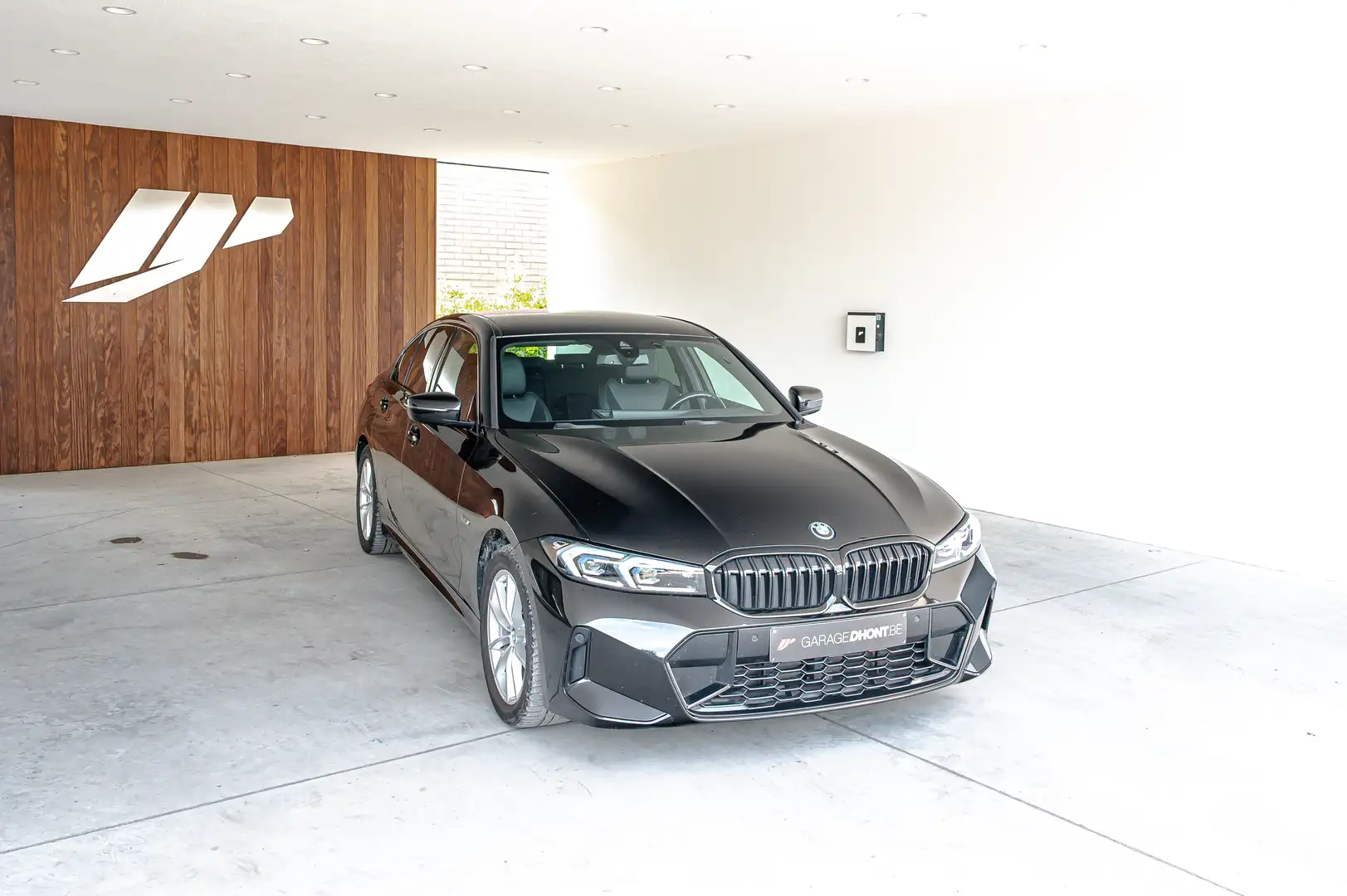 BMW 320 e,Mpack,Camera,Trekhaak,Head-up,Apple,Android Zwart - 2