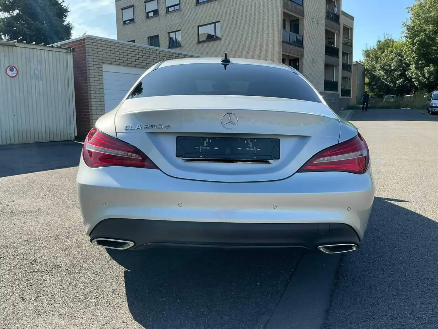 Mercedes-Benz CLA 200 CLA 200 d Argintiu - 2